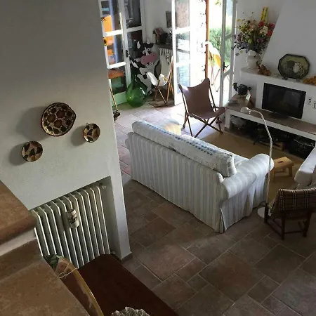 Vista Portofino 아파트